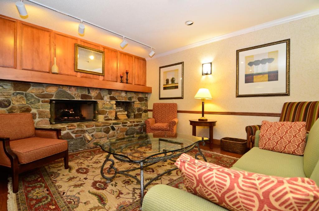 Country Inn & Suites by Radisson, Stevens Point, WI photo