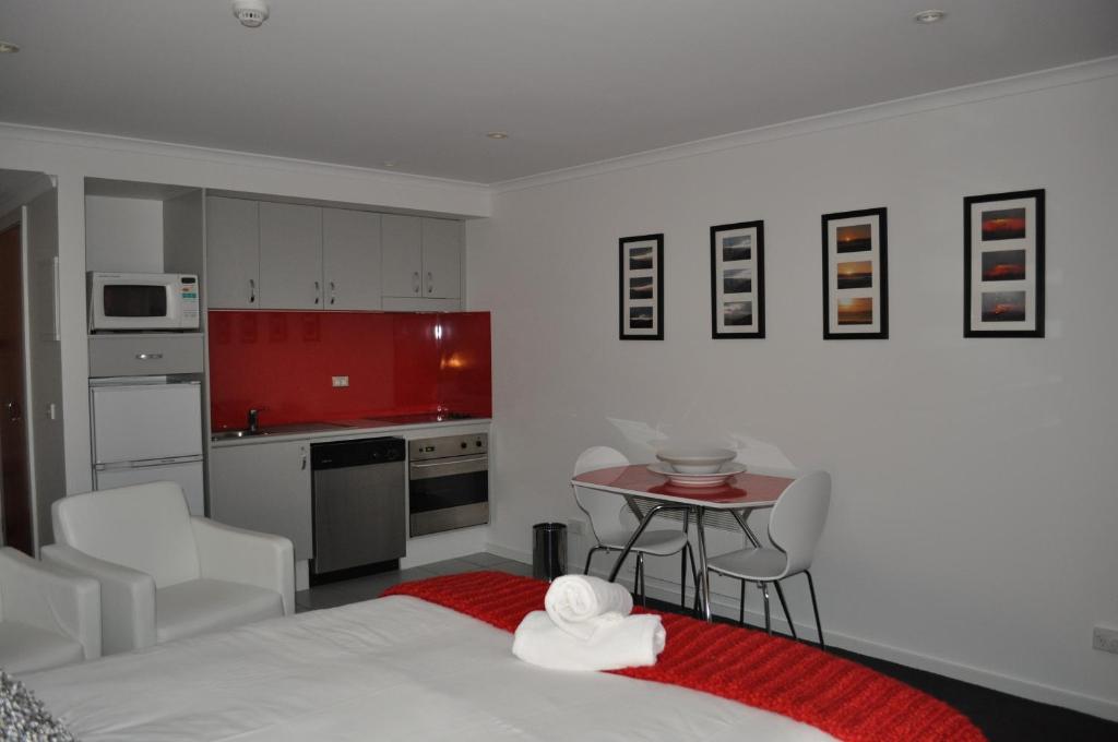 White Crystal Apartments photo