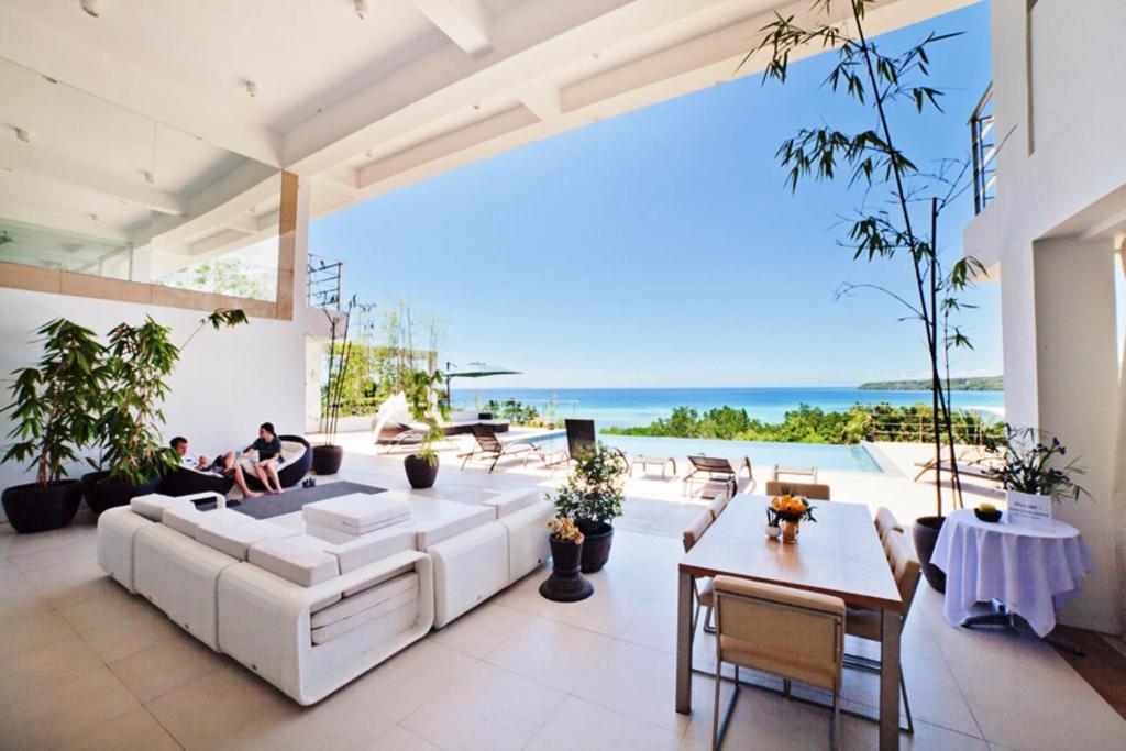 薄荷島海景套房精品酒店 (Ocean Suites Bohol Boutique Hotel)