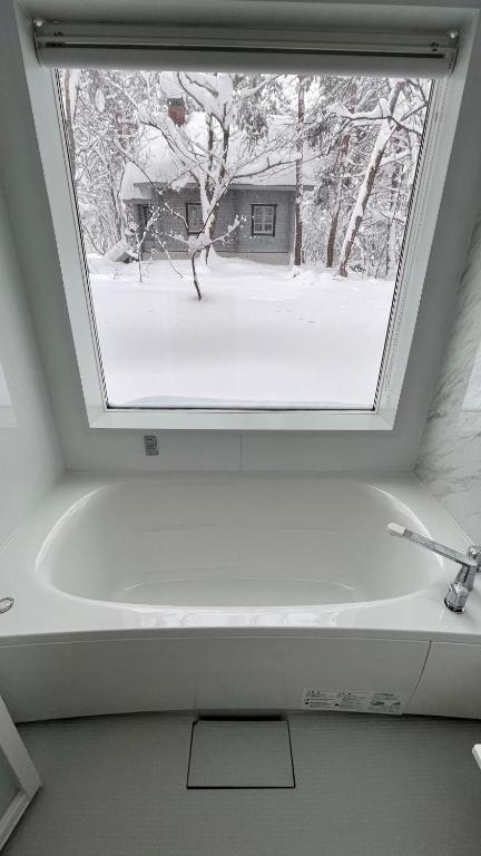 Sanzan Chalet by Hakuba White Fox Company photo
