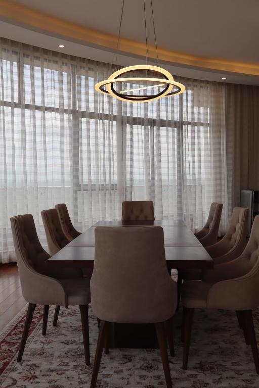 The Curve by the Park Apartment