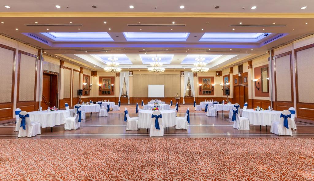 Banquet hall