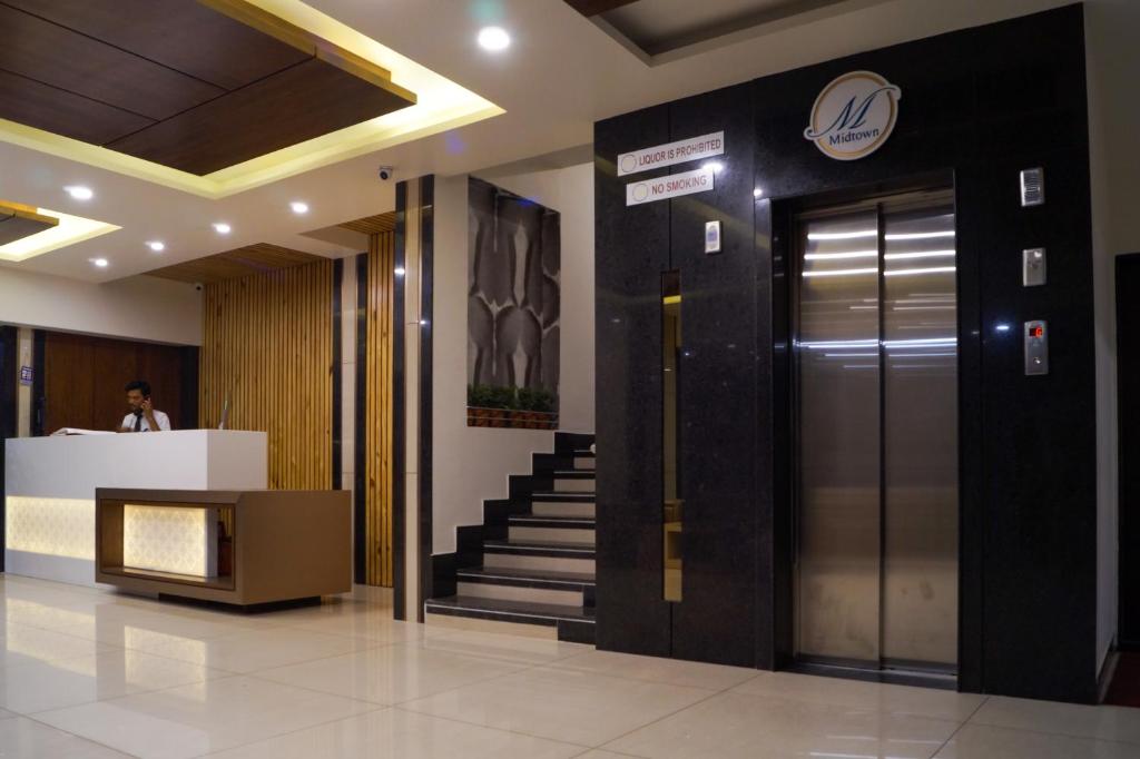 Hotel Midtown, Vadodara