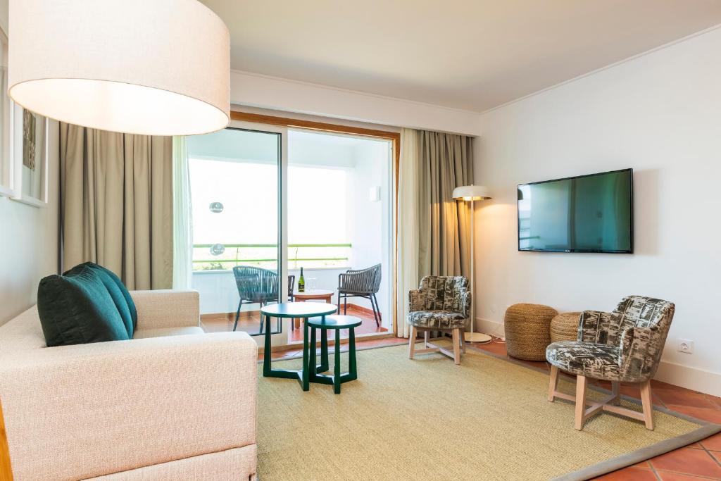 Shared lounge/TV area