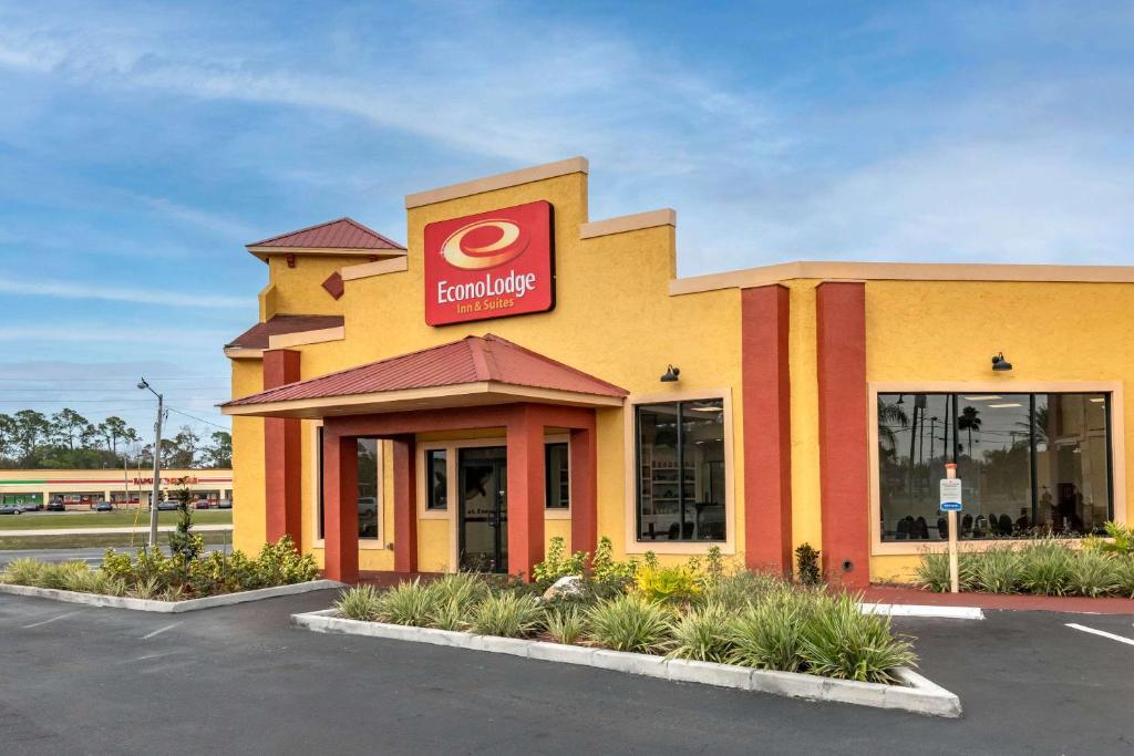 Econo Lodge Inn & Suites Maingate Central, Kissimmee