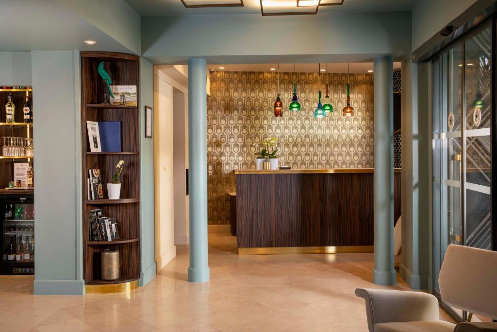 Hotel Aiglon photo