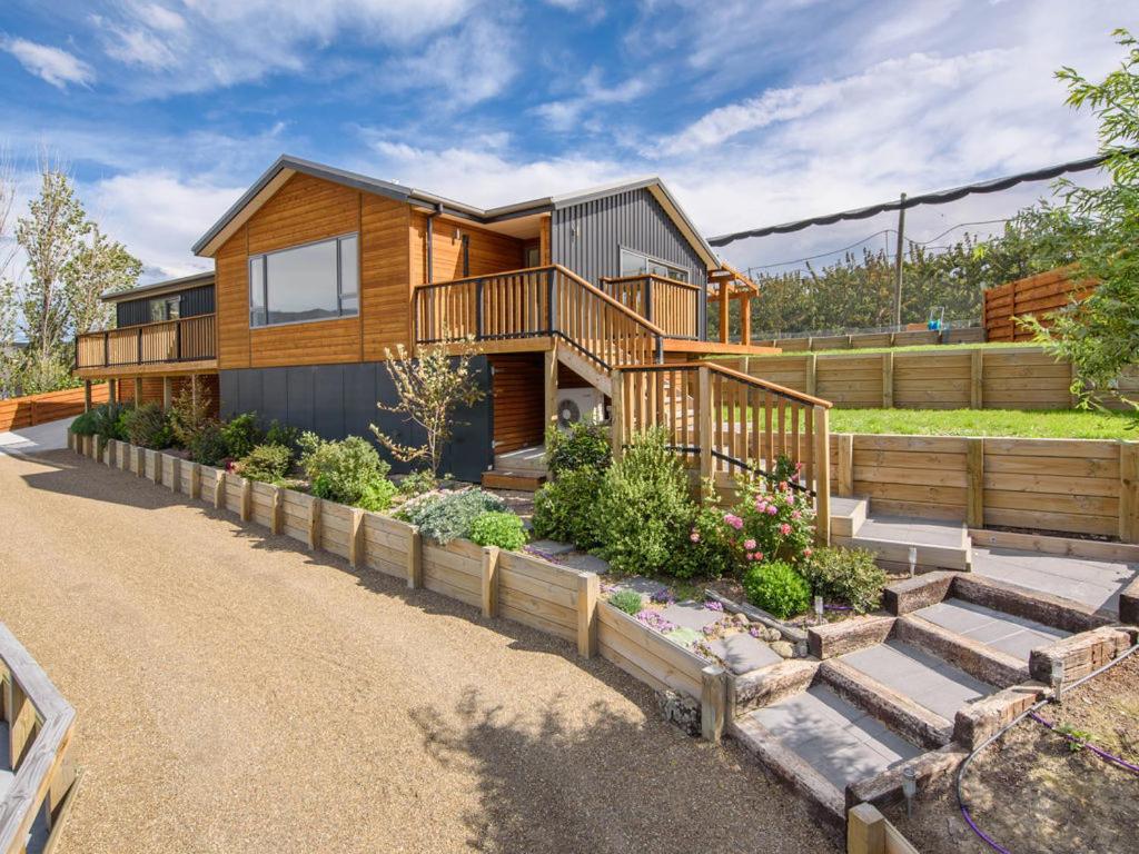 Pisa View Paradise - Cromwell Holiday Home, Cromwell