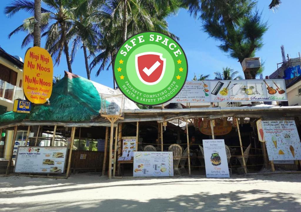 RedDoorz Premium @ Nigi Nigi Nu Noos Station 2 Boracay photo