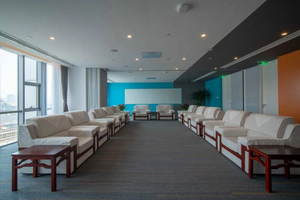 Holiday Inn Express Qingdao Innovation Park by IHG, hotel in Qingdao