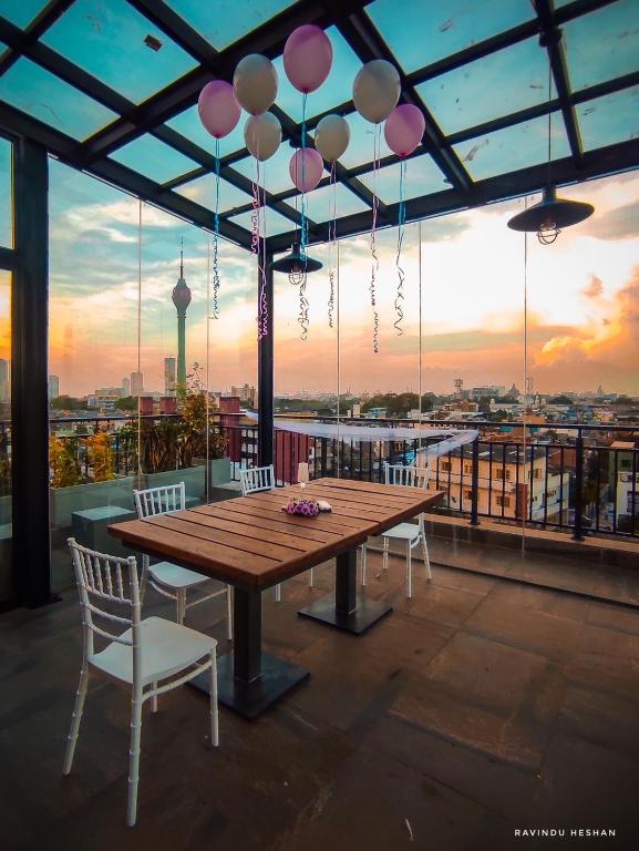 The Den 23, Maradana