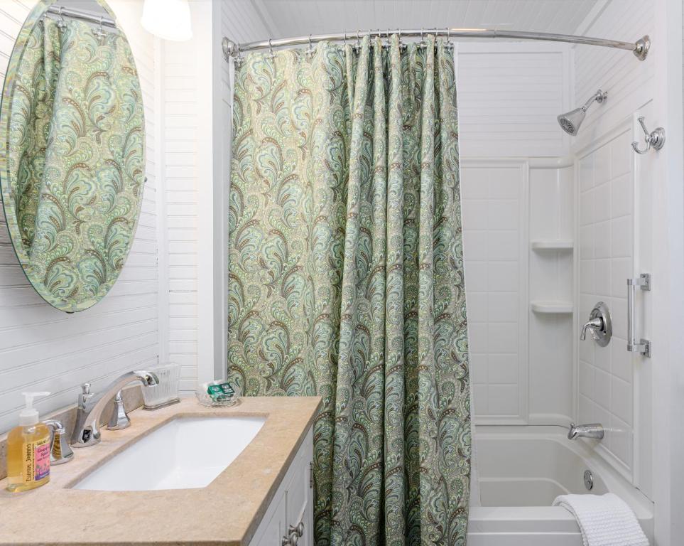 Oakland Cottage Bed and Breakfast photo