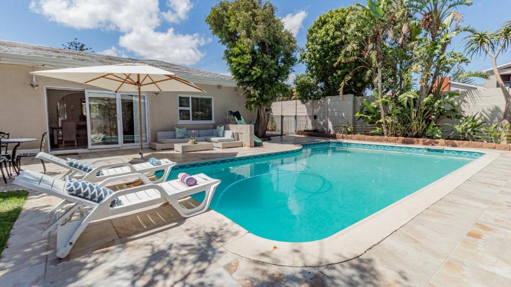 スイミングプール