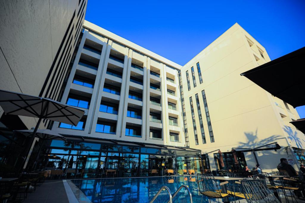Royal G Hotel & SPA 4 Star — Hotel building in Durres, Durres