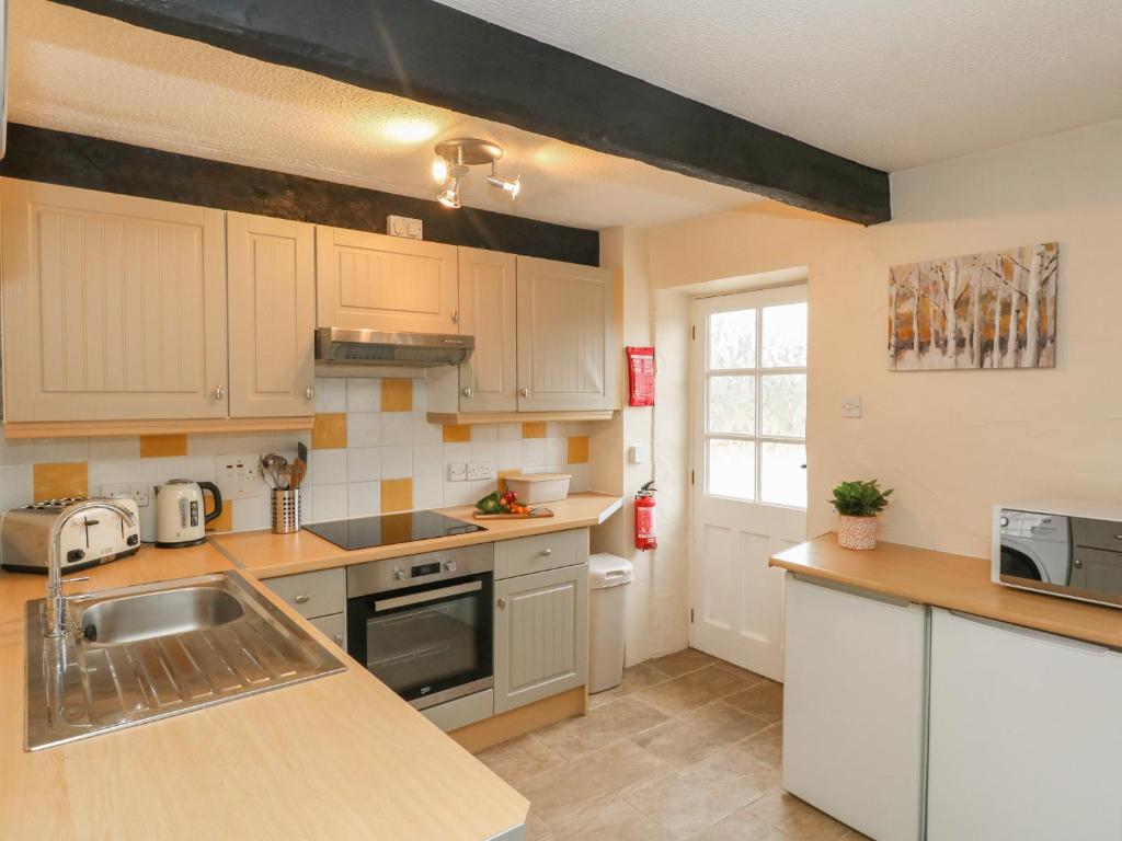 Laurel Cottage, Weymouth photo 6