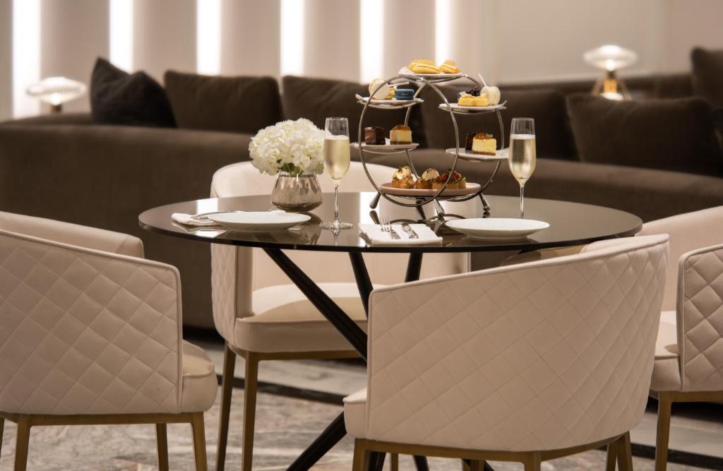 Four Seasons Hotel Chicago Photo 26