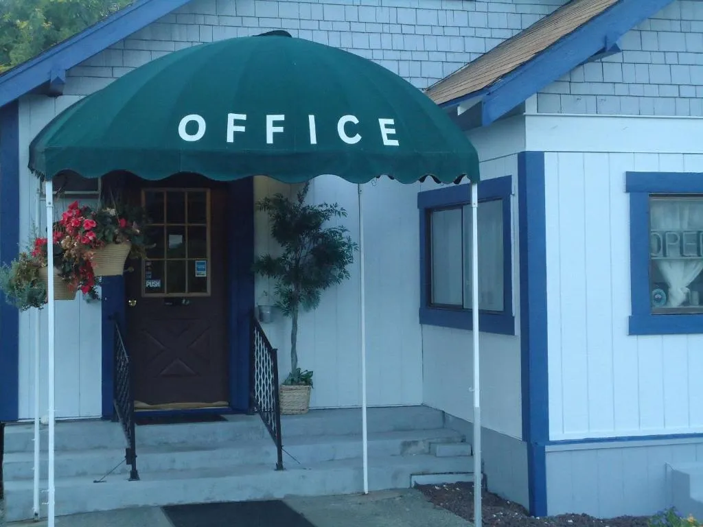 蓝山汽车旅馆，位于Okanogan的酒店