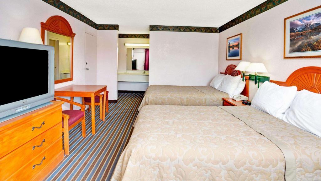 3. 맥너슨 호텔 잭..