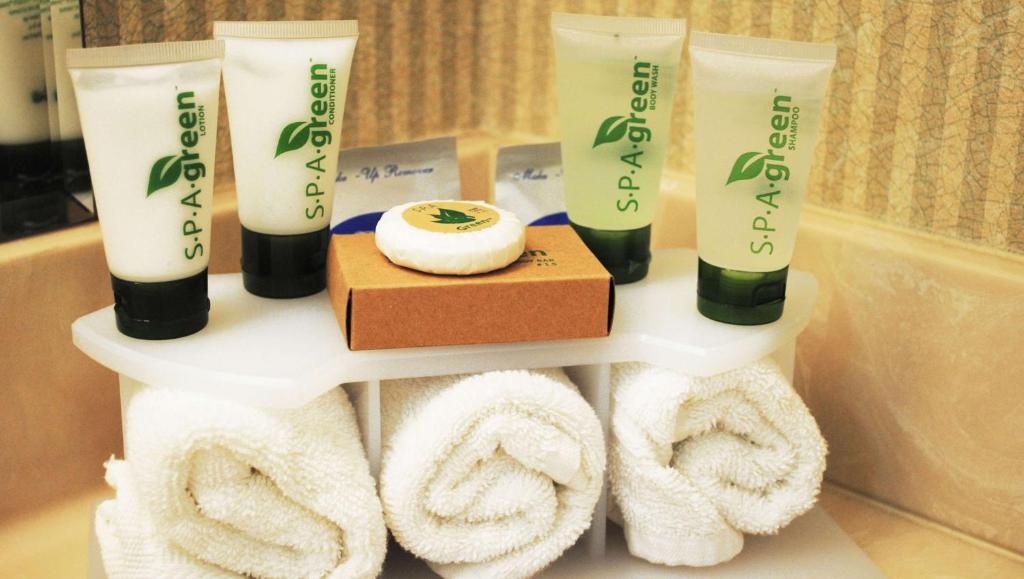 Magnuson Hotel Commerce Photo 13