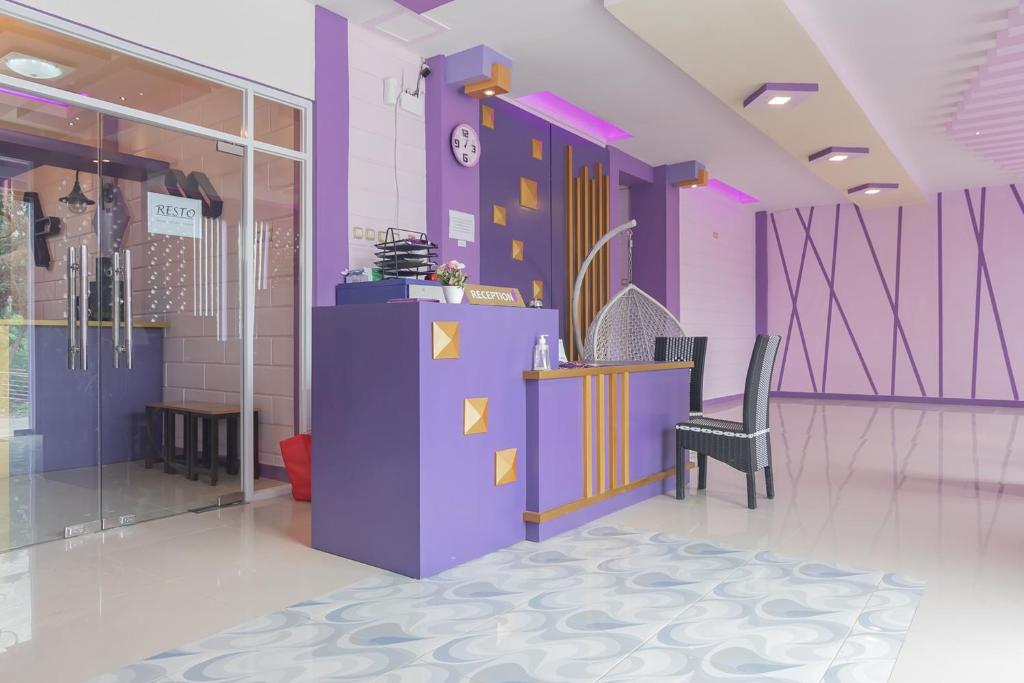 フロント・ロビー