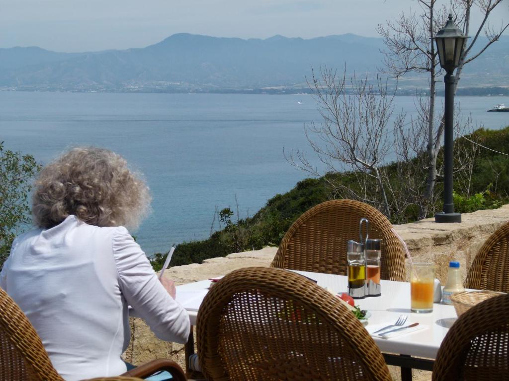 Aphrodite Beach Hotel — Restauracje i bary in Neo Chorio, Region Pafos