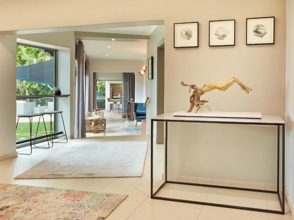 フロント・ロビー