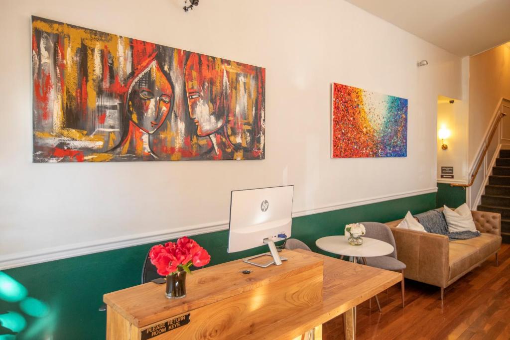 フロント・ロビー