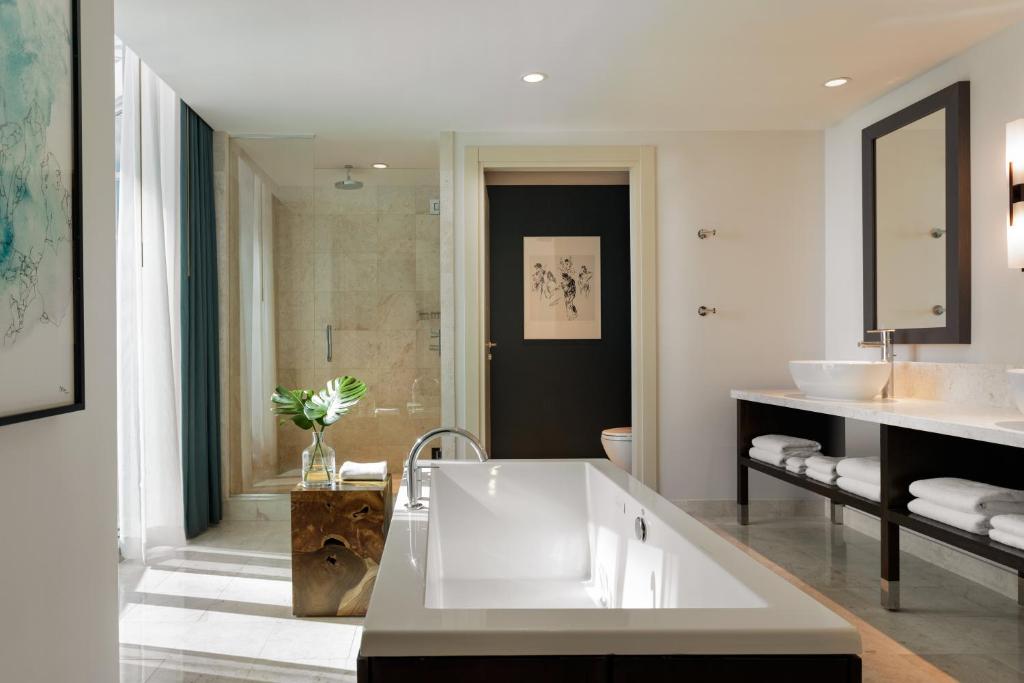 Hotel Facility 2