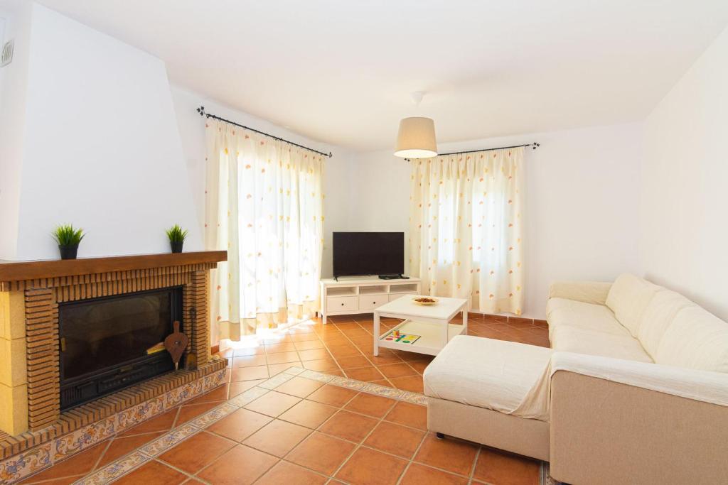 VILLA ANDALUCÍA: cerca de todo, intimidad y espacio - 4