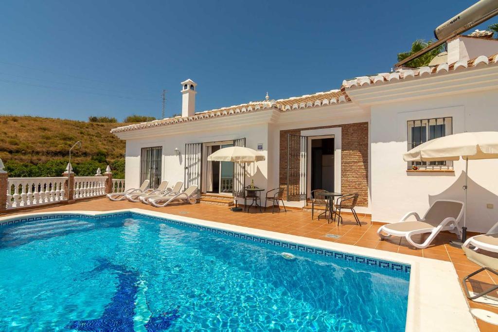 VILLA ANDALUCÍA: cerca de todo, intimidad y espacio - 1
