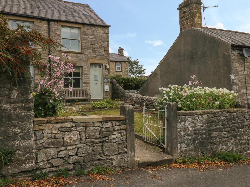 4 Cherry Tree Cottages, Bradwell