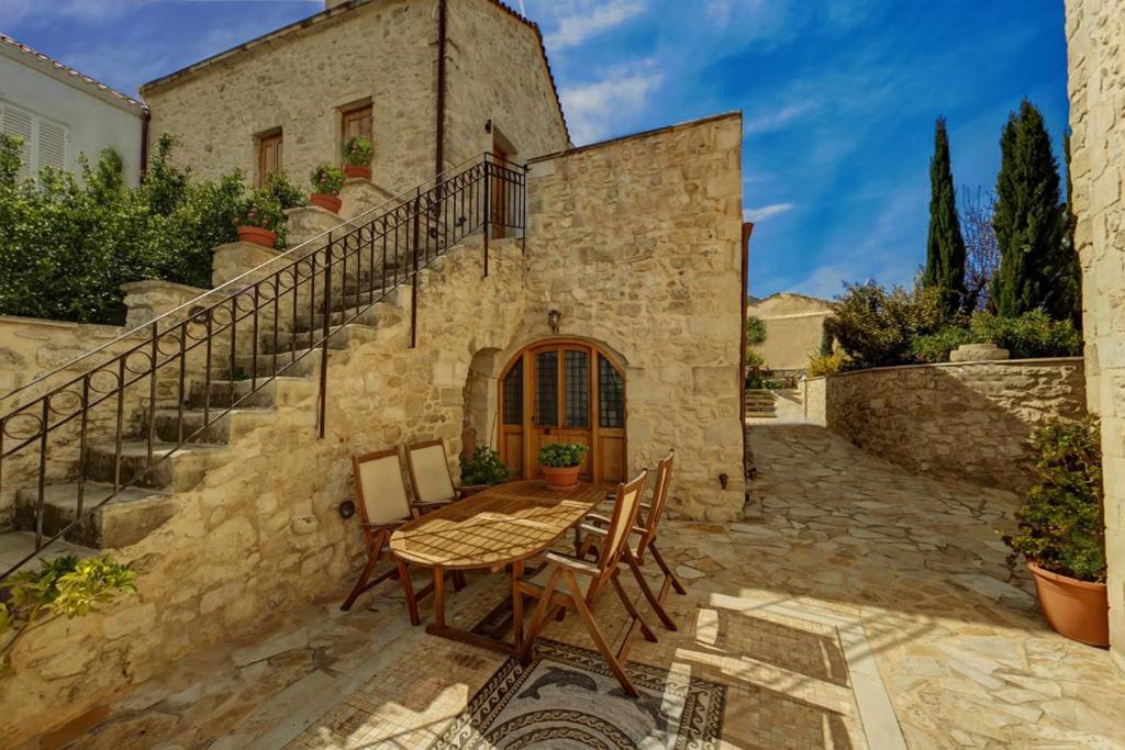 Entrance, Arcus Suites in Crete Island