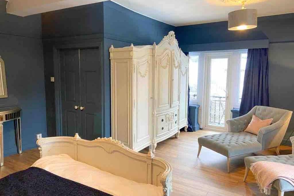 Stunning Property set in own private grounds