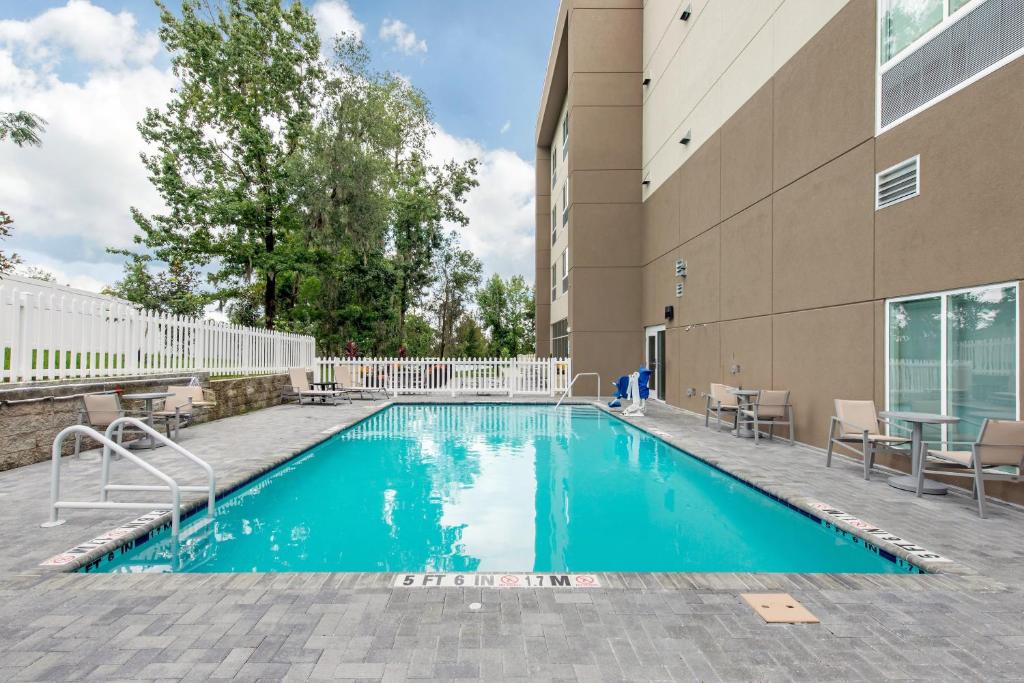 Holiday Inn Express & Suites West Melbourne photo