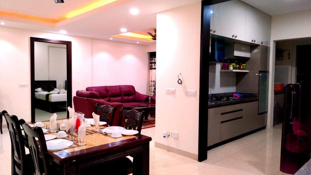 A Superior King Room Manyata Tech Park IT Corporate Service Apartment — Hotel in Bangalore