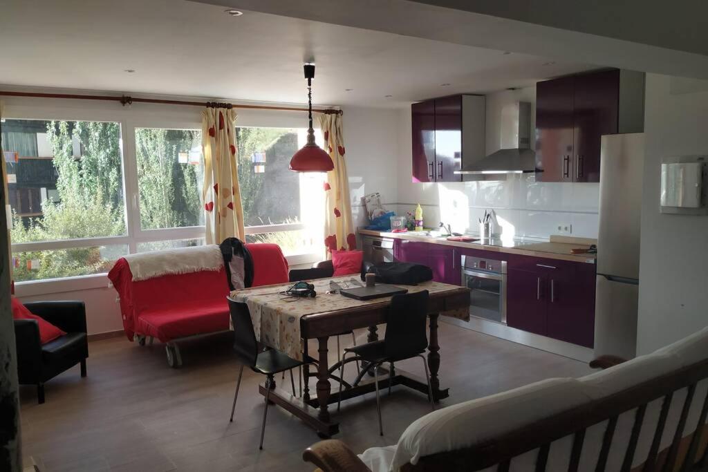 Apartamento T28 Edif Europa y parking gratuito - 1