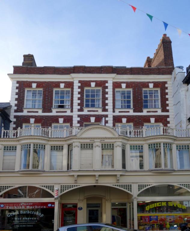 Stunning Central Exeter Apartment with balcony and fantastic view photo