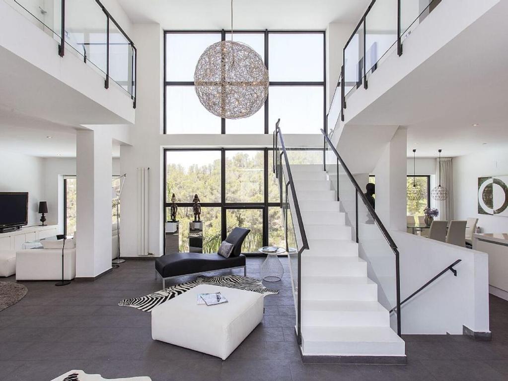 Architect modern design villa in Sitges Hills 전경