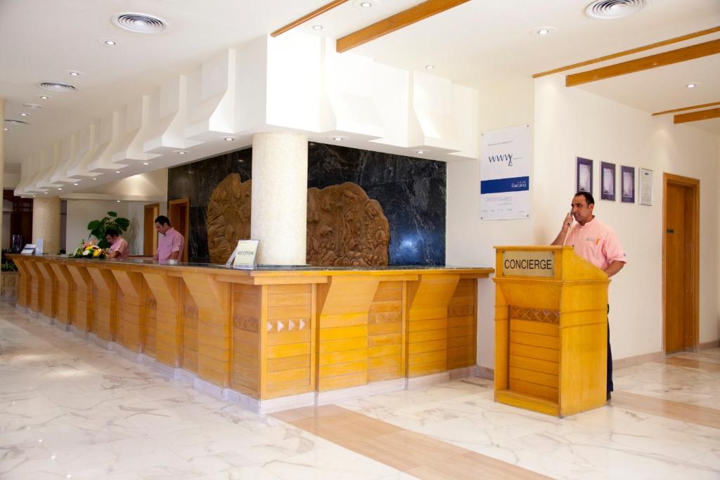Coral Beach Resort Tiran (Ex. Rotana) photo
