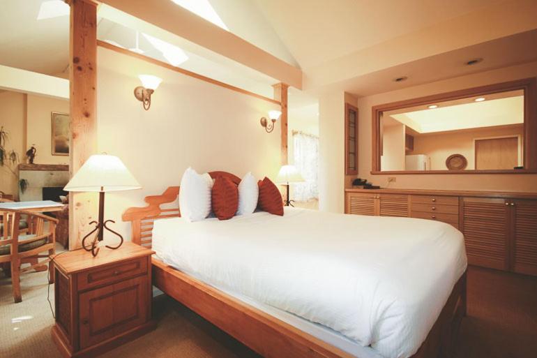 Spinnakers Gastro Brewpub & GuestHouses photo