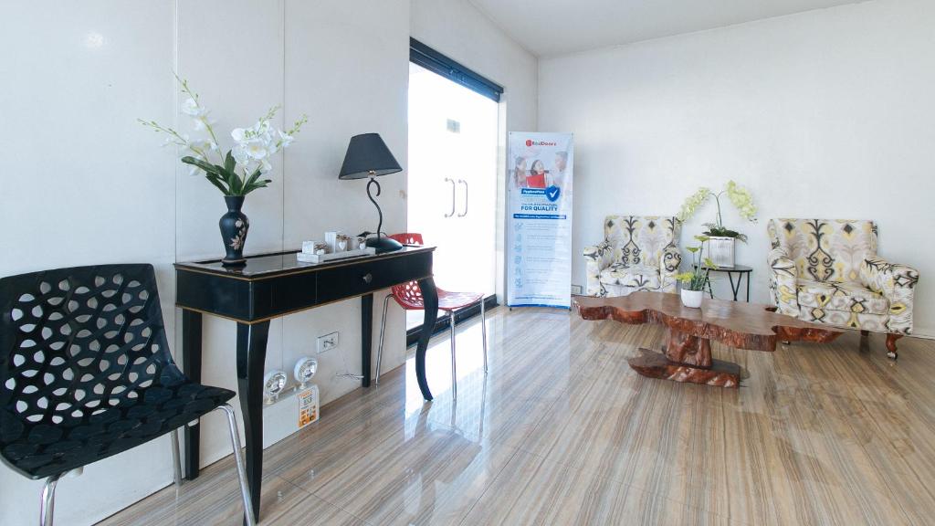 Lobby, RedDoorz near SM Calamba in Laguna