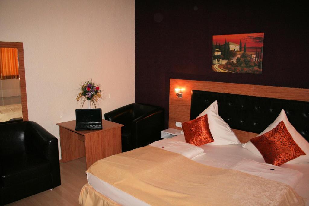Hotel Drei Kronen photo