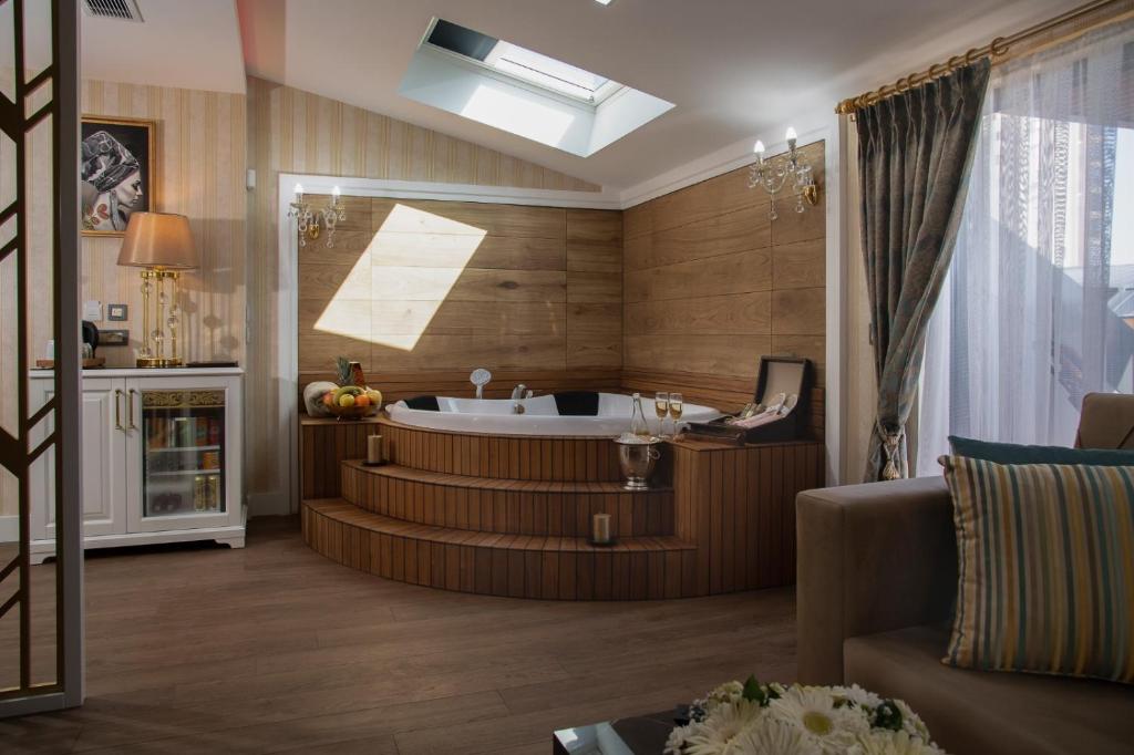 Massage, Elysium Green Suites. in Antalya