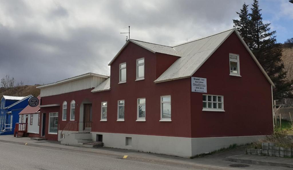 Grand-Inn Bar and Bed — Hotel in Saudarkrokur