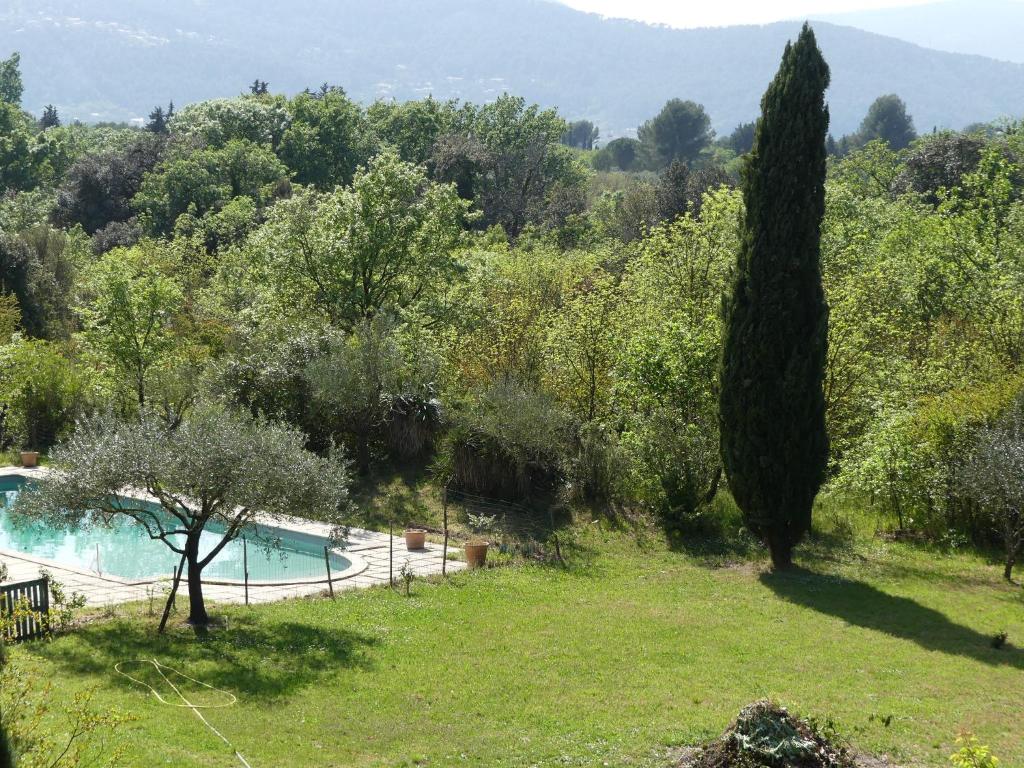 Le charme d'une vieille bastide provencale 전경