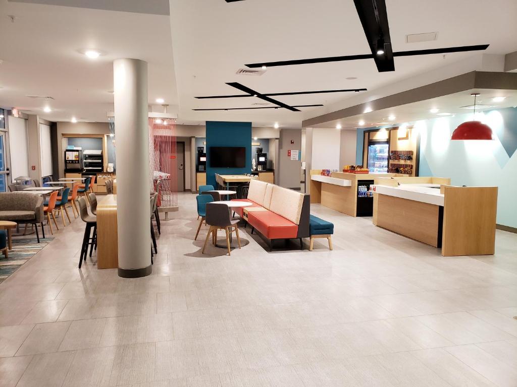 Avid Hotels Cincinnati N West Chester photo
