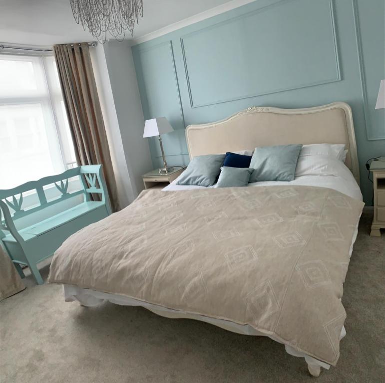 Blue Haven - dog-friendly house in Brighton
