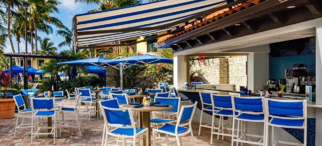 Naples Bay Resort Condo with Fabulous Amenities near Beach & Downtown 전경