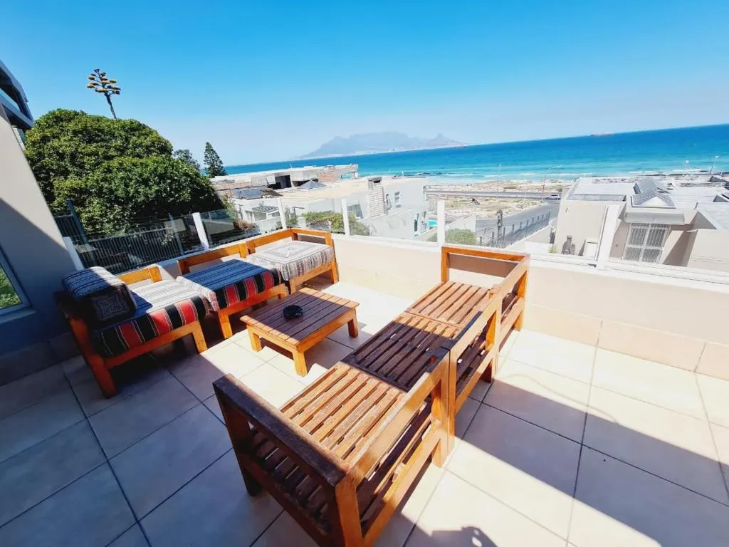2WhiteWaters Bloubergstrand Homestay, hotel v destinaci Bloubergstrand