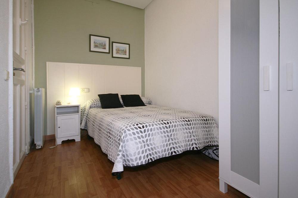 Hostal Valencia photo
