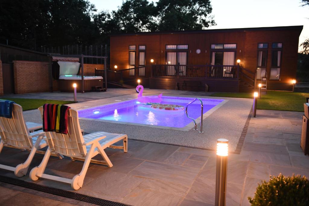 Spanhoe Lodge, Harringworth - pet-friendly stay